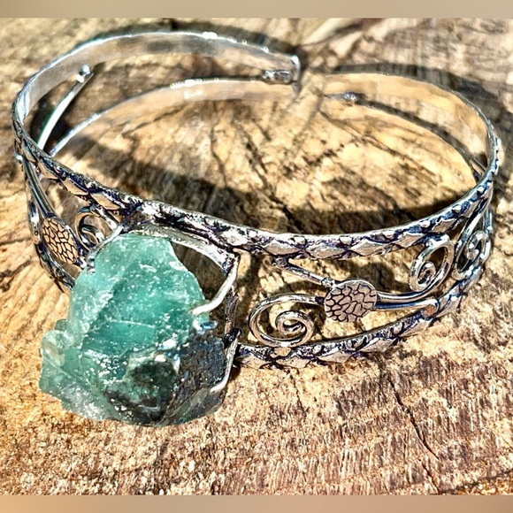 Translucent Green Rough Fluorite Cuff - Picture 5 of 8
